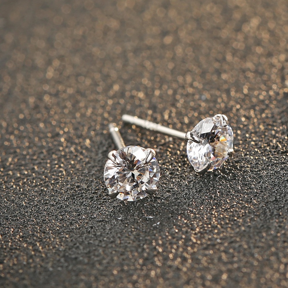 925 Sterling Silver 2ct White Topaz Stud Earrings 💎